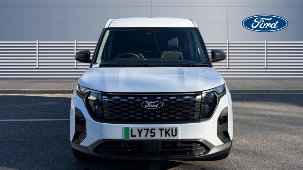 Ford Transit Courier E-Transit Courier 100kW 43kWh Trend Van Auto - Image 8