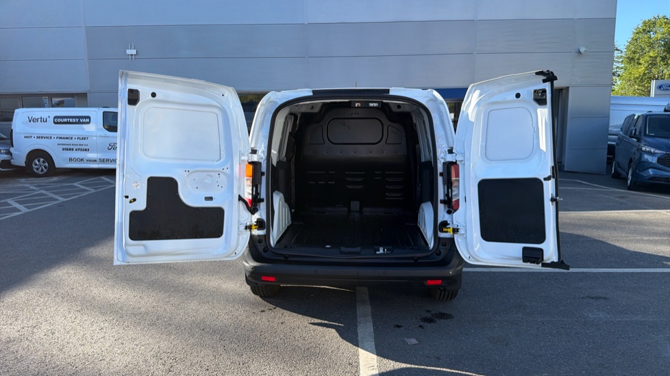 Ford Transit Courier E-Transit Courier 100kW 43kWh Trend Van Auto - Image 12