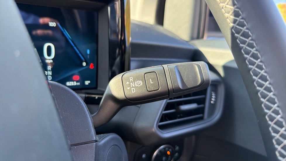 Ford Transit Courier E-Transit Courier 100kW 43kWh Trend Van Auto - Image 20