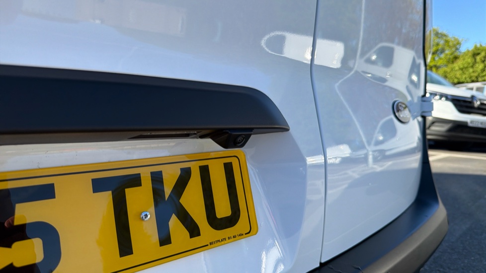 Ford Transit Courier E-Transit Courier 100kW 43kWh Trend Van Auto - Image 22