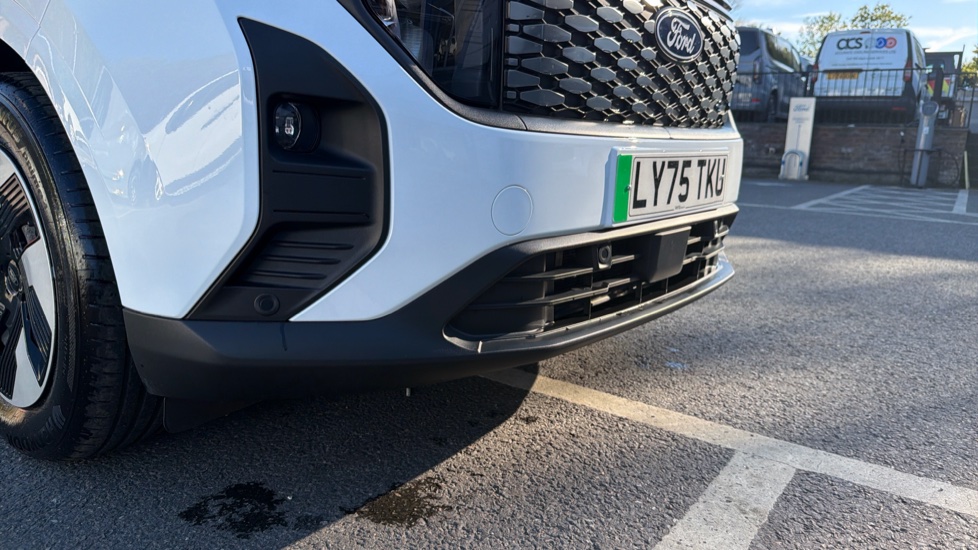 Ford Transit Courier E-Transit Courier 100kW 43kWh Trend Van Auto - Image 24