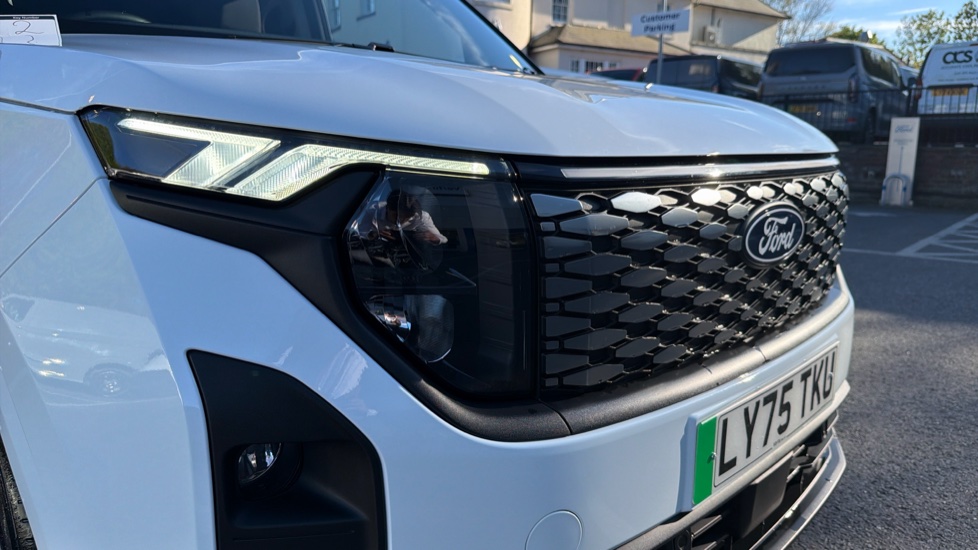 Ford Transit Courier E-Transit Courier 100kW 43kWh Trend Van Auto - Image 25