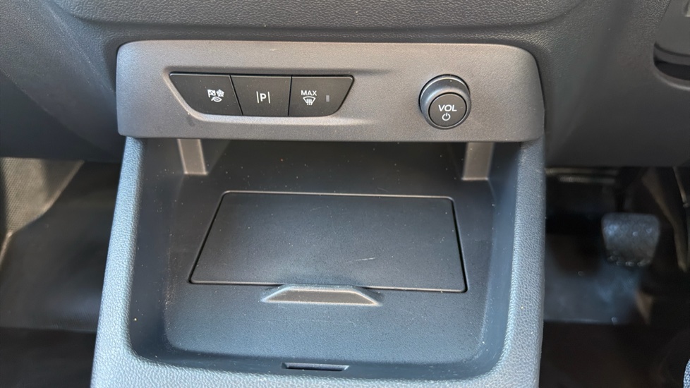 Ford Transit Courier E-Transit Courier 100kW 43kWh Trend Van Auto - Image 34