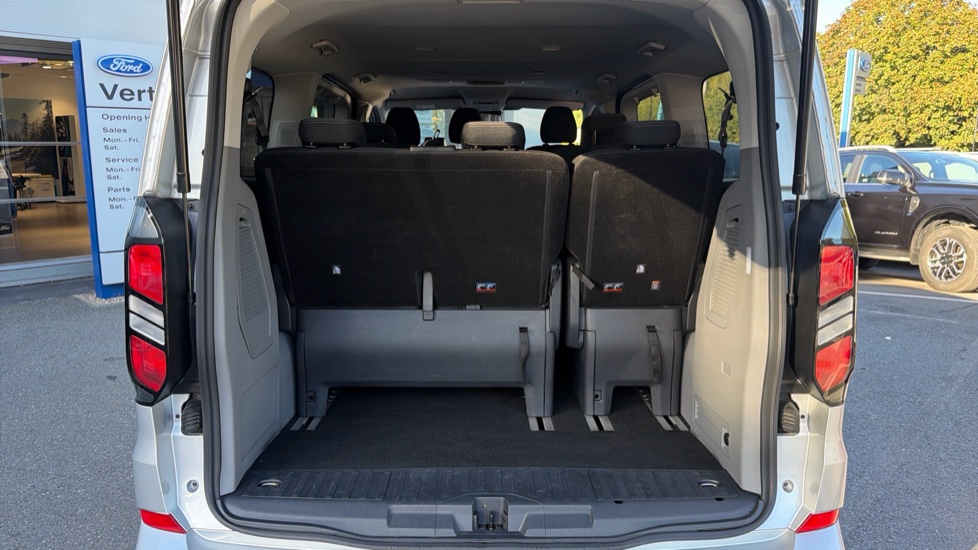 Ford Tourneo Custom 340 L1 Petrol Fwd 2.5 PHEV 232ps H1 Titanium 8 seater Auto - Image 12