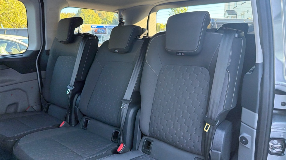 Ford Tourneo Custom 340 L1 Petrol Fwd 2.5 PHEV 232ps H1 Titanium 8 seater Auto - Image 14