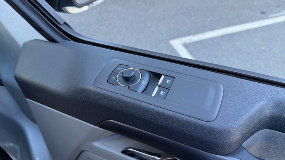 Ford Tourneo Custom 340 L1 Petrol Fwd 2.5 PHEV 232ps H1 Titanium 8 seater Auto - Image 27