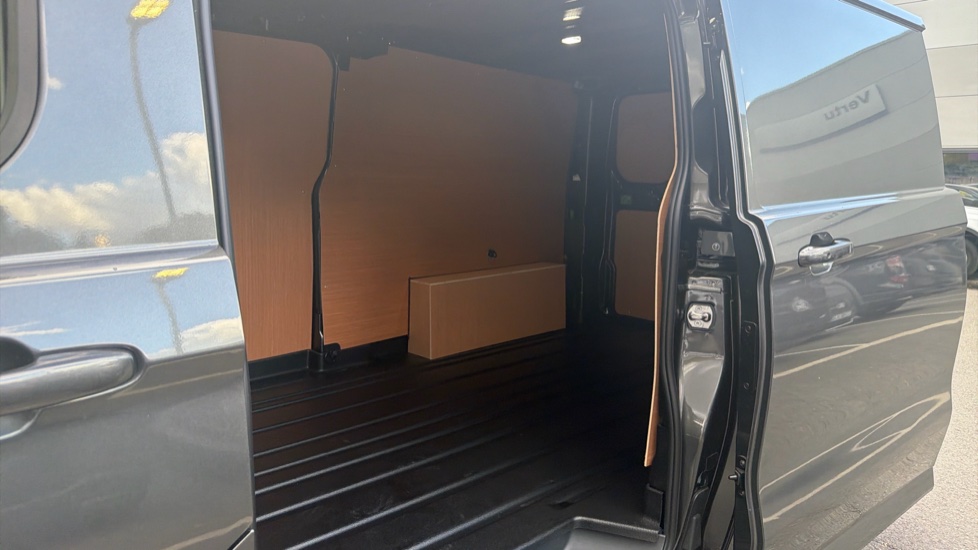 Ford Transit Custom 320 L2 Diesel Fwd 2.0 EcoBlue 136ps H1 Van Limited - Image 5