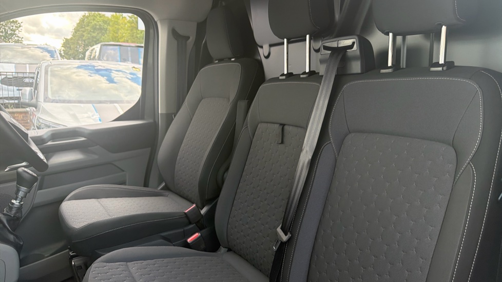 Ford Transit Custom 320 L2 Diesel Fwd 2.0 EcoBlue 136ps H1 Van Limited - Image 13