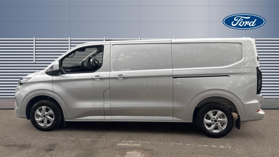 Ford Transit Custom 320 L2 Diesel Fwd 2.0 EcoBlue 136ps H1 Van Limited - Image 4