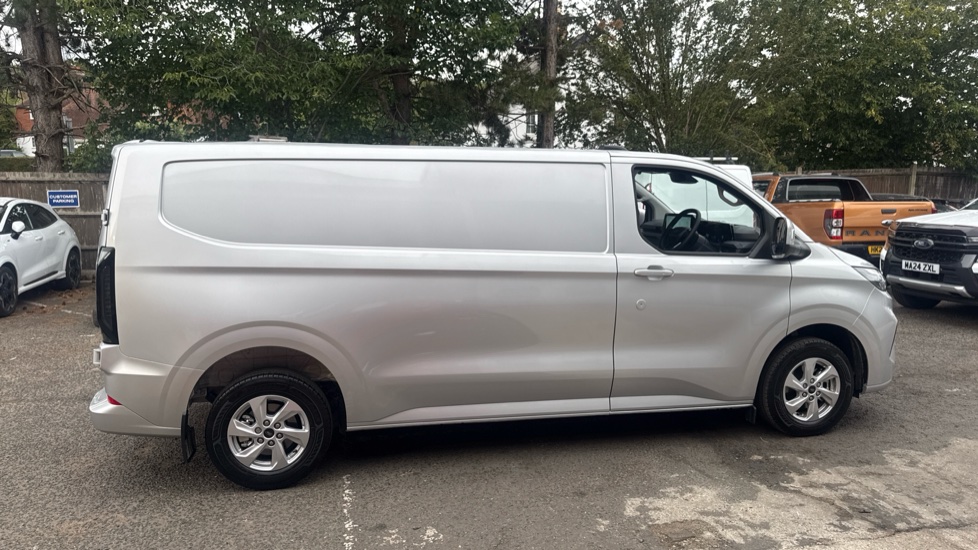 Ford Transit Custom 320 L2 Diesel Fwd 2.0 EcoBlue 136ps H1 Van Limited - Image 9