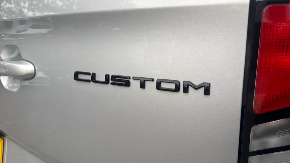 Ford Transit Custom 320 L2 Diesel Fwd 2.0 EcoBlue 136ps H1 Van Limited - Image 23