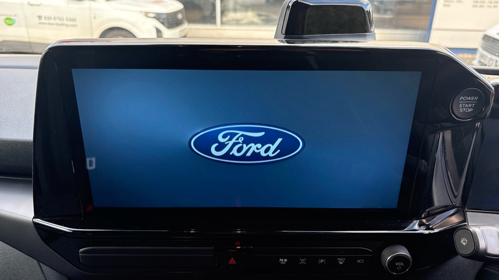 Ford Tourneo Custom 340 L2 Petrol Fwd 2.5 PHEV 232ps H1 Titanium 8 seater Auto - Image 15