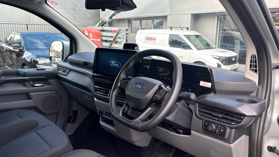 Ford Tourneo Custom 340 L2 Petrol Fwd 2.5 PHEV 232ps H1 Titanium 8 seater Auto - Image 16