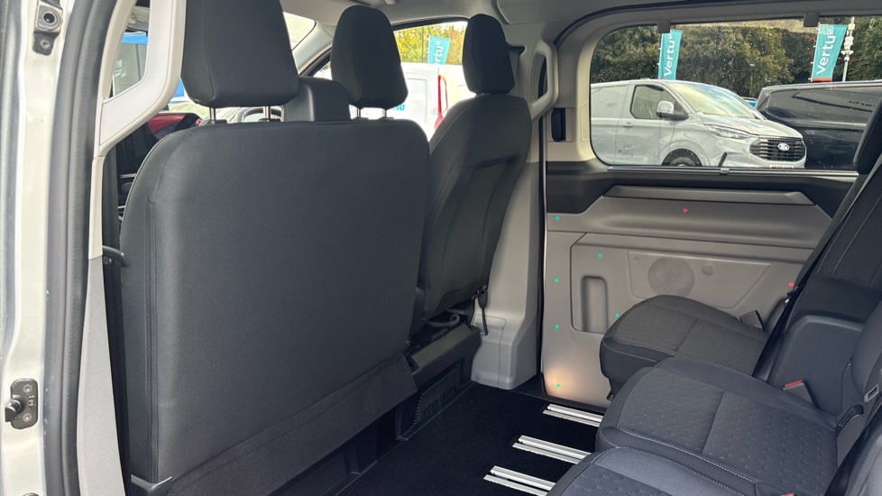 Ford Tourneo Custom 340 L2 Petrol Fwd 2.5 PHEV 232ps H1 Titanium 8 seater Auto - Image 18