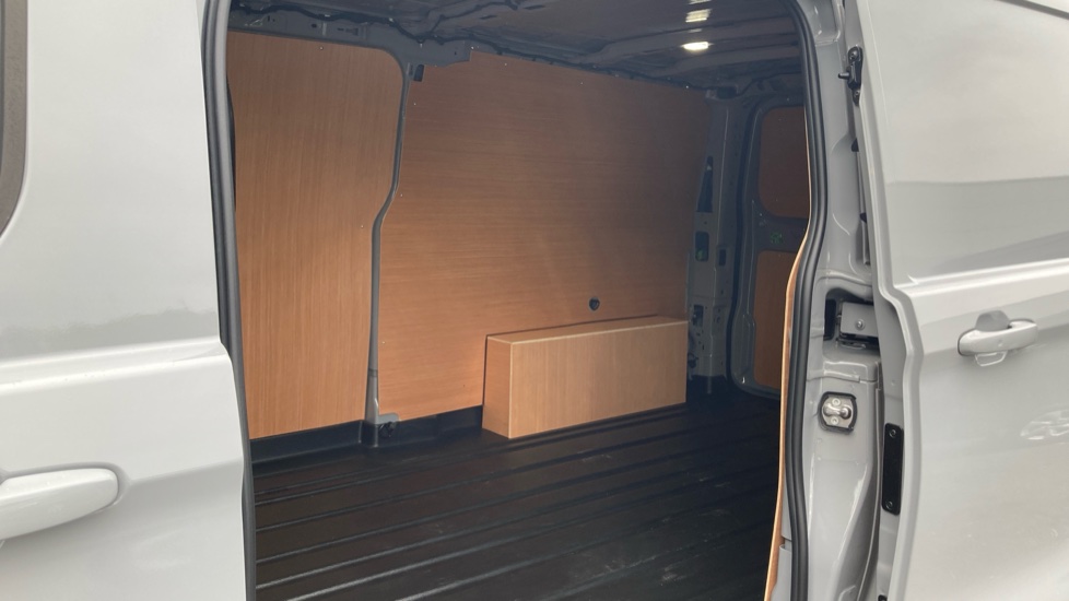 Ford Transit Custom 320 L2 Diesel Fwd 2.0 EcoBlue 136ps H1 Van Limited - Image 5