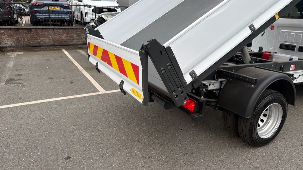 Ford Transit 350 L2 Diesel Rwd 2.0 EcoBlue 165ps Leader Tipper [1 Way] [DAP] - Image 25