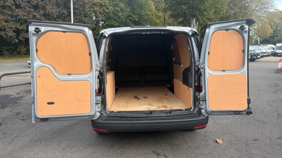 Ford Transit Connect 250 L2 Petrol 1.5 EcoBoost PHEV 150 Trend Van Auto - Image 3