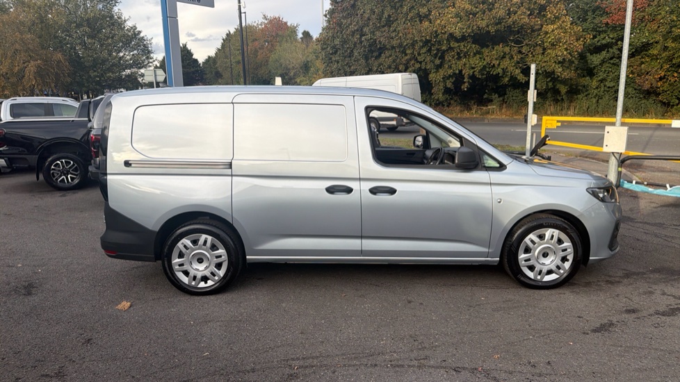 Ford Transit Connect 250 L2 Petrol 1.5 EcoBoost PHEV 150 Trend Van Auto - Image 9
