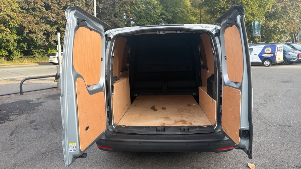 Ford Transit Connect 250 L2 Petrol 1.5 EcoBoost PHEV 150 Trend Van Auto - Image 12
