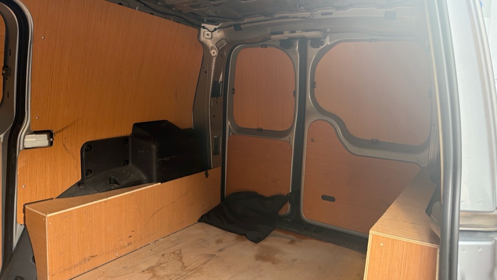 Ford Transit Connect 250 L2 Petrol 1.5 EcoBoost PHEV 150 Trend Van Auto - Image 14