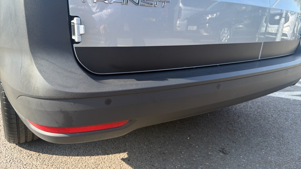 Ford Transit Connect 250 L2 Petrol 1.5 EcoBoost PHEV 150 Trend Van Auto - Image 21