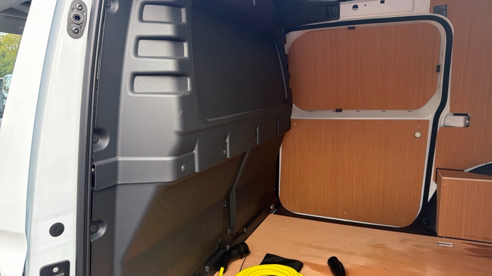 Ford Transit Connect 250 L2 Petrol 1.5 EcoBoost PHEV 150 Trend Van Auto - Image 18