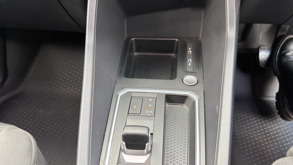 Ford Transit Connect 250 L2 Petrol 1.5 EcoBoost PHEV 150 Trend Van Auto - Image 20