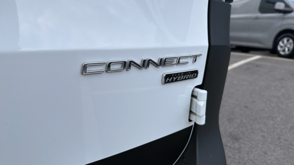 Ford Transit Connect 250 L2 Petrol 1.5 EcoBoost PHEV 150 Trend Van Auto - Image 22