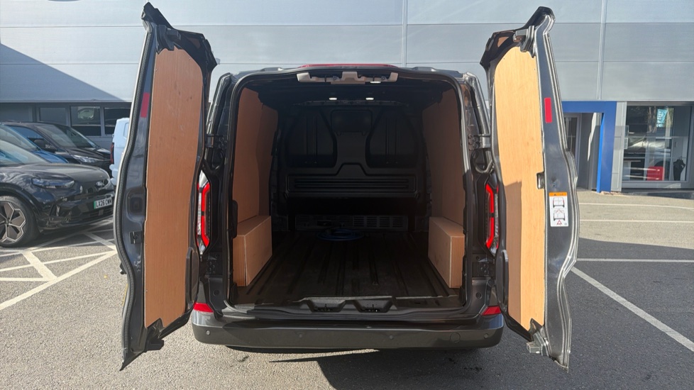 Ford Transit Custom E-320 L1 Rwd 100kW 65kWh H1 Van Limited Auto - Image 3