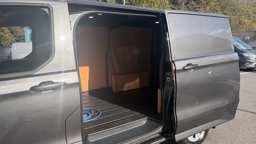Ford Transit Custom E-320 L1 Rwd 100kW 65kWh H1 Van Limited Auto - Image 5