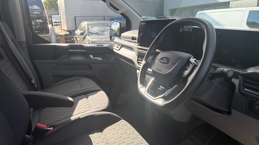 Ford Transit Custom E-320 L1 Rwd 100kW 65kWh H1 Van Limited Auto - Image 6