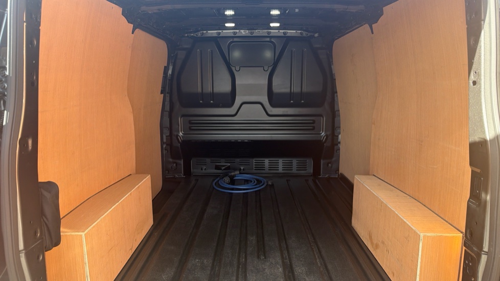 Ford Transit Custom E-320 L1 Rwd 100kW 65kWh H1 Van Limited Auto - Image 12