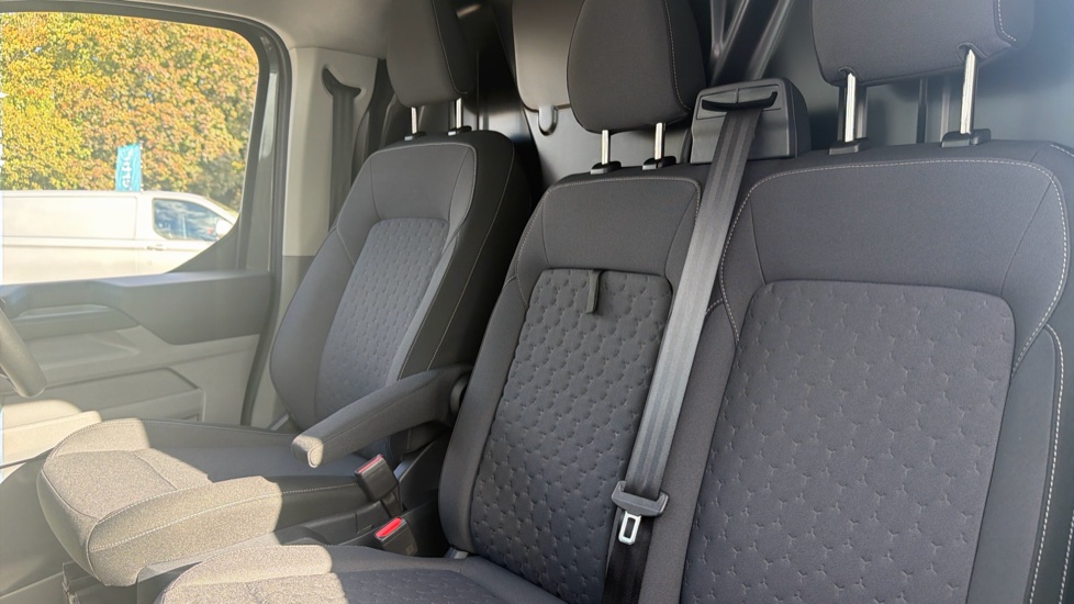 Ford Transit Custom E-320 L1 Rwd 100kW 65kWh H1 Van Limited Auto - Image 13