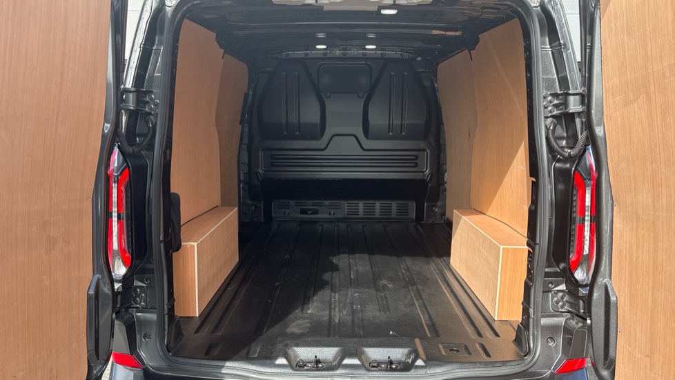 Ford Transit Custom E-320 L1 Rwd 100kW 65kWh H1 Van Limited Auto - Image 12