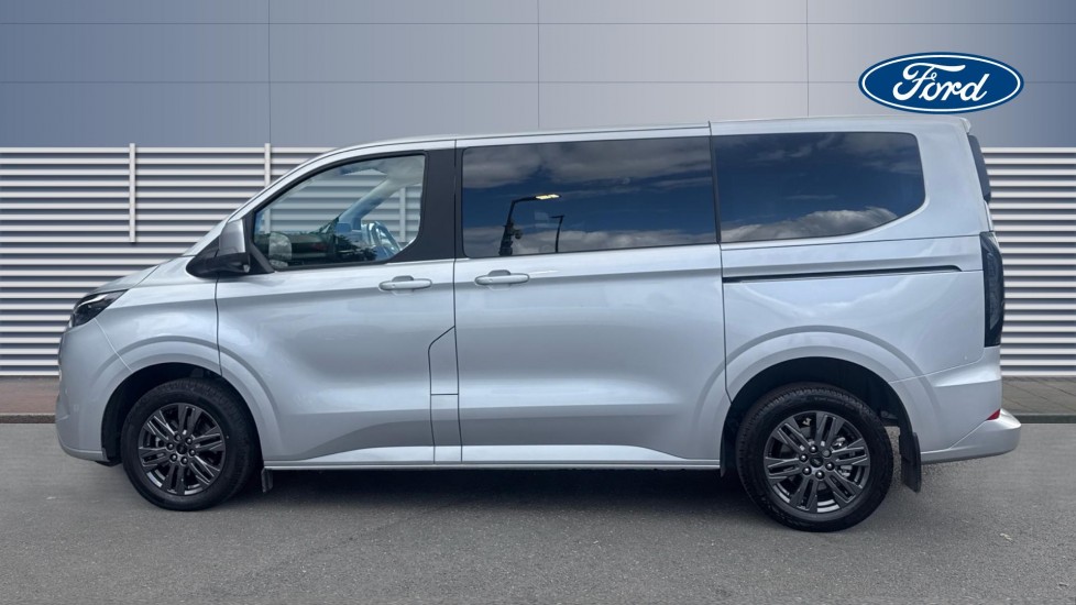 Ford Tourneo Custom 340 L1 Petrol Fwd 2.5 PHEV 232ps H1 Titanium 8 seater Auto - Image 4