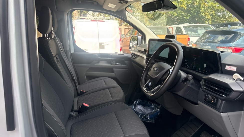 Ford Tourneo Custom 340 L1 Petrol Fwd 2.5 PHEV 232ps H1 Titanium 8 seater Auto - Image 6