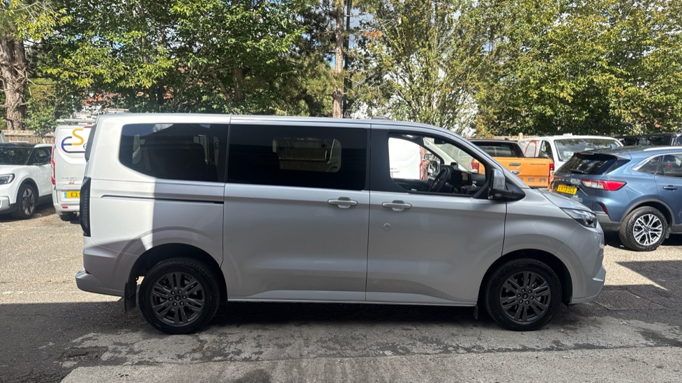 Ford Tourneo Custom 340 L1 Petrol Fwd 2.5 PHEV 232ps H1 Titanium 8 seater Auto - Image 9