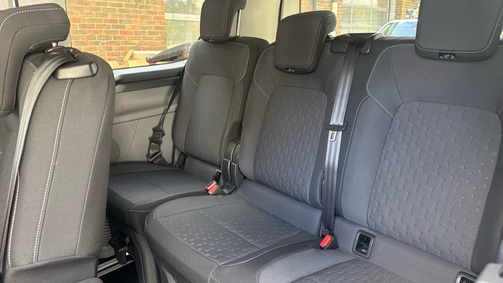 Ford Tourneo Custom 340 L1 Petrol Fwd 2.5 PHEV 232ps H1 Titanium 8 seater Auto - Image 14
