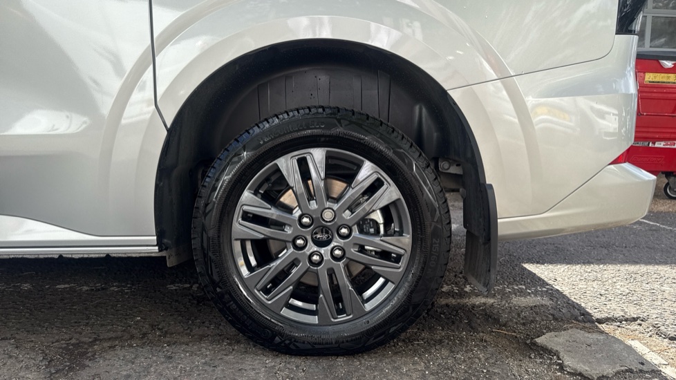 Ford Tourneo Custom 340 L1 Petrol Fwd 2.5 PHEV 232ps H1 Titanium 8 seater Auto - Image 17