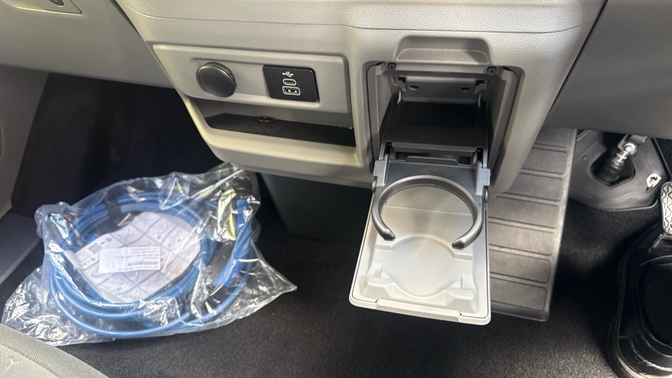 Ford Tourneo Custom 340 L1 Petrol Fwd 2.5 PHEV 232ps H1 Titanium 8 seater Auto - Image 22