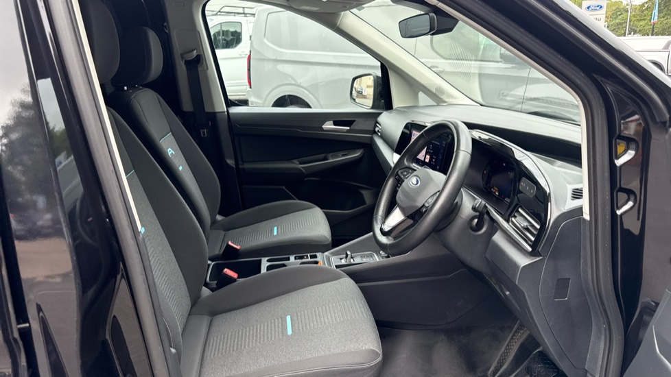 Ford Transit Connect 250 L2 Petrol 1.5 EcoBoost PHEV 150 Active FlexCab Van Auto - Image 6