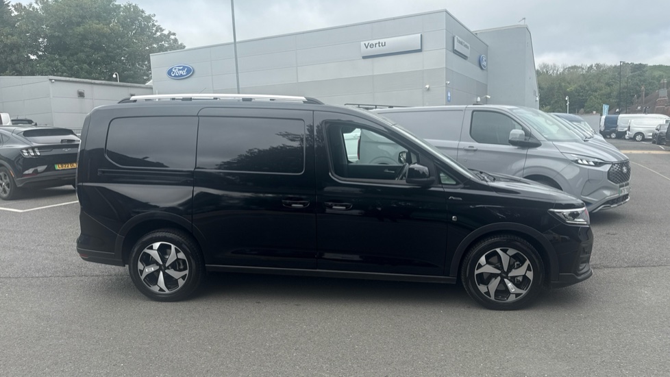 Ford Transit Connect 250 L2 Petrol 1.5 EcoBoost PHEV 150 Active FlexCab Van Auto - Image 9