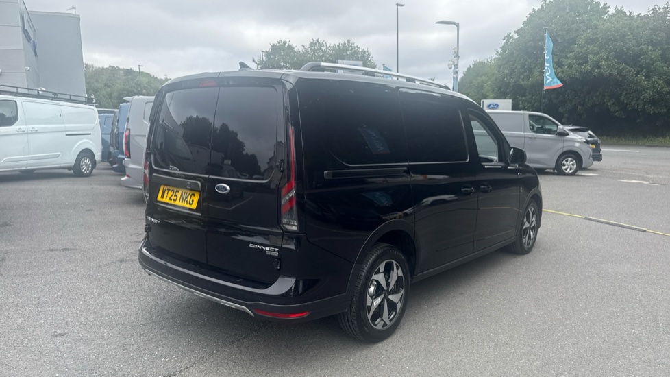 Ford Transit Connect 250 L2 Petrol 1.5 EcoBoost PHEV 150 Active FlexCab Van Auto - Image 10