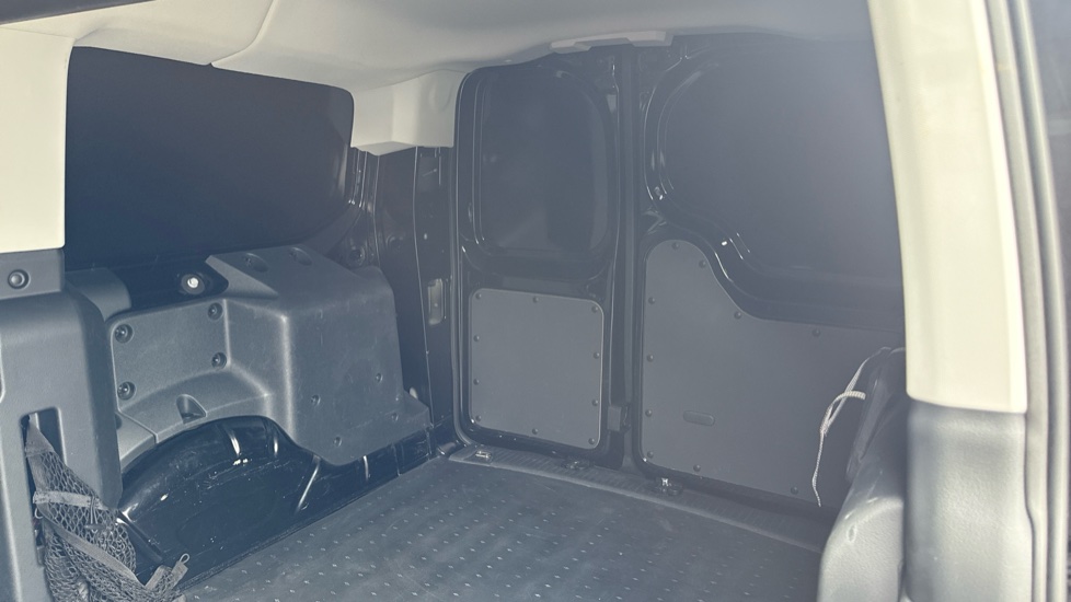 Ford Transit Connect 250 L2 Petrol 1.5 EcoBoost PHEV 150 Active FlexCab Van Auto - Image 14