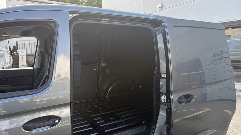 Ford Transit Connect 240 L2 Diesel 2.0 EcoBlue 122ps Trend Van Auto - Image 5