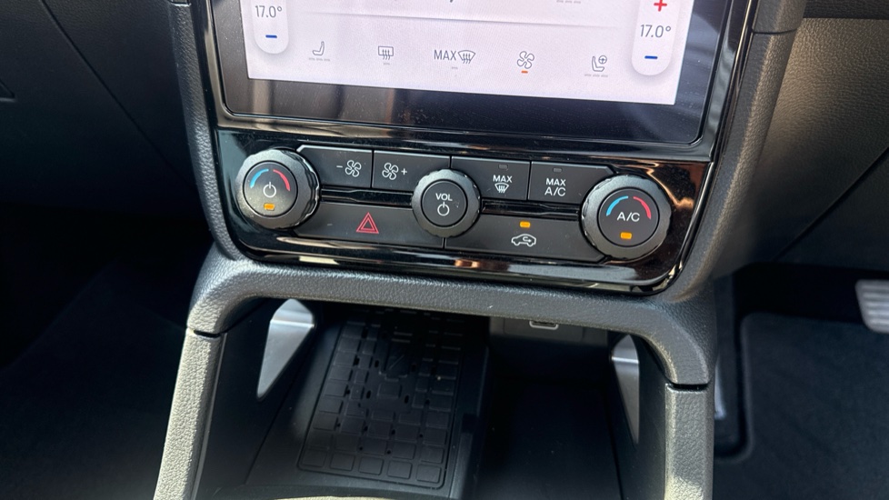 Ford Ranger Petrol Pick Up D/Cab Wildtrak 2.3 EcoBoost PHEV 281 Auto - Image 21