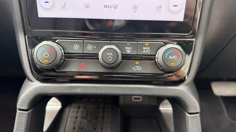 Ford Ranger Petrol Pick Up D/Cab Wildtrak 2.3 EcoBoost PHEV 281 Auto - Image 37