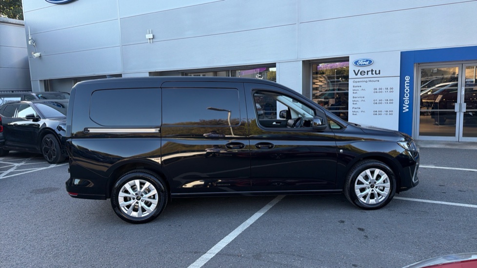 Ford Transit Connect 250 L2 Petrol 1.5 EcoBoost PHEV 150 Limited Van Auto - Image 9