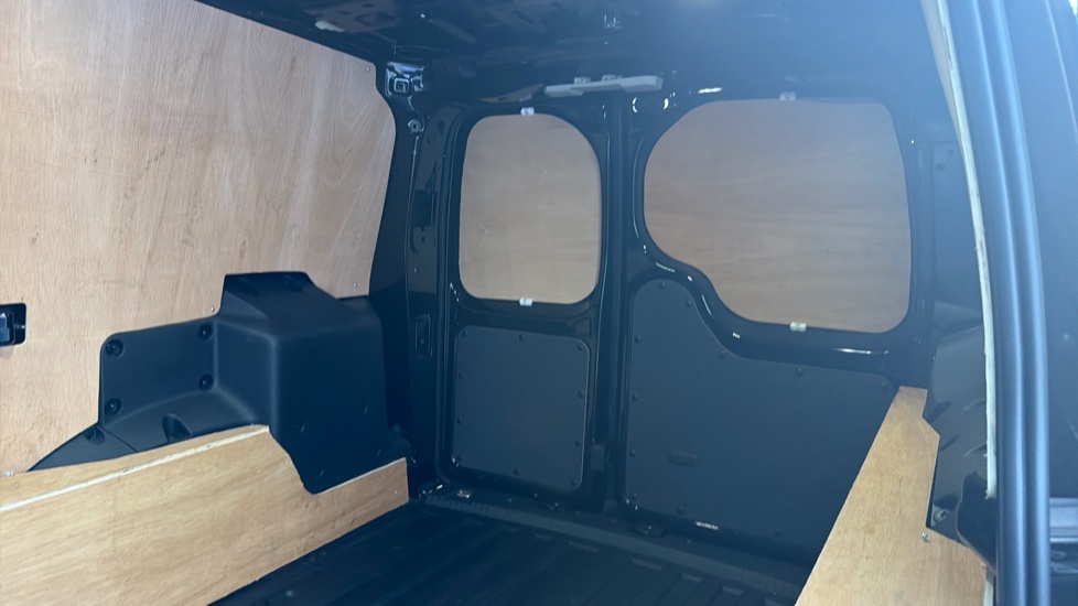 Ford Transit Connect 250 L2 Petrol 1.5 EcoBoost PHEV 150 Limited Van Auto - Image 14