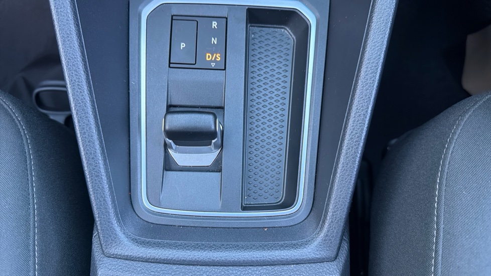 Ford Transit Connect 250 L2 Petrol 1.5 EcoBoost PHEV 150 Limited Van Auto - Image 26
